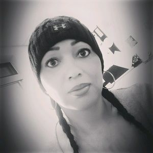 Meet your Posher, Santina